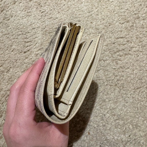 Louis Vuitton Damier Azur Kisslock Wallet - Picture 8 of 11